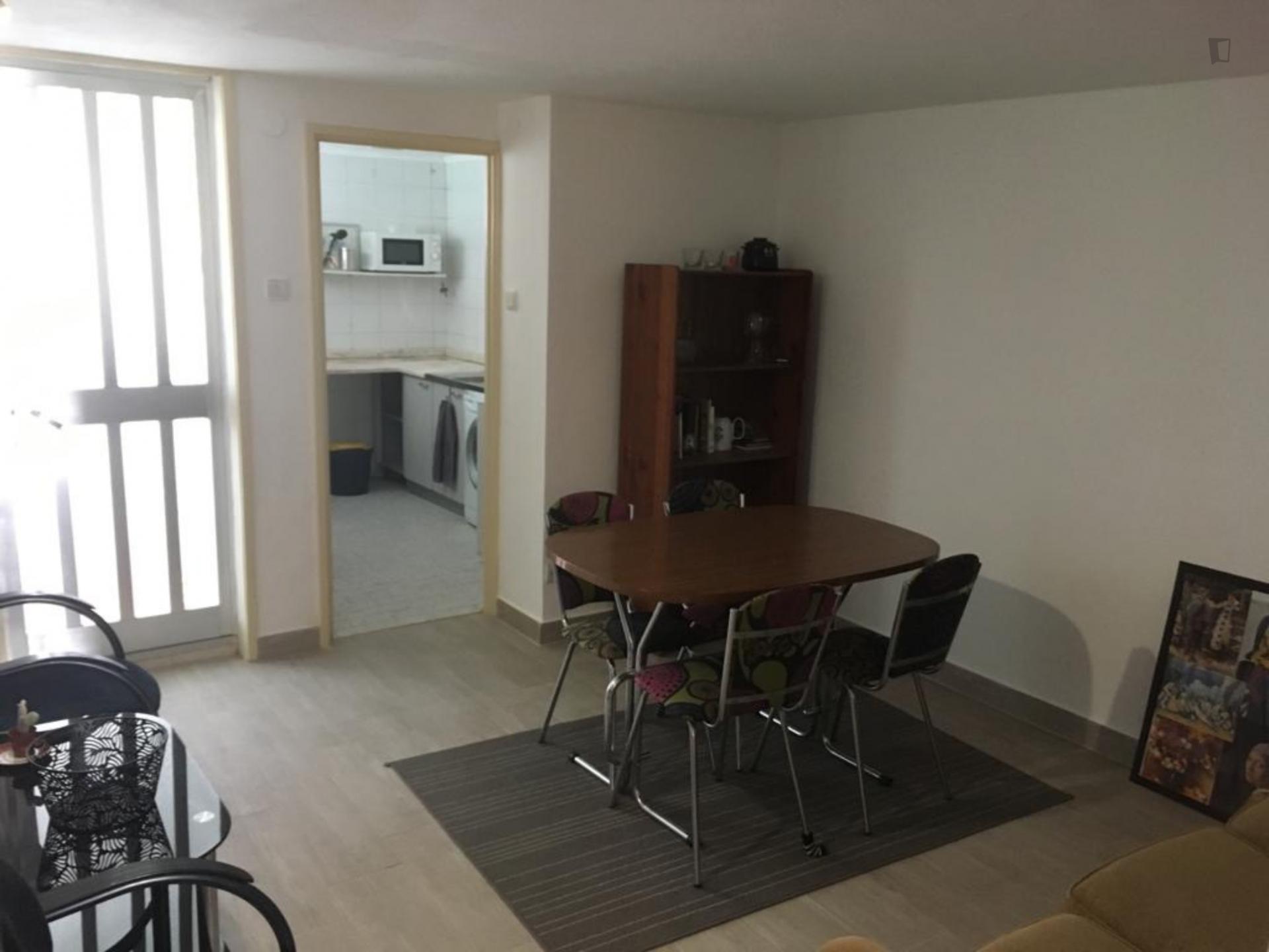 Welcoming Ensuite Bedroom Near Instituto Superior de Engenharia