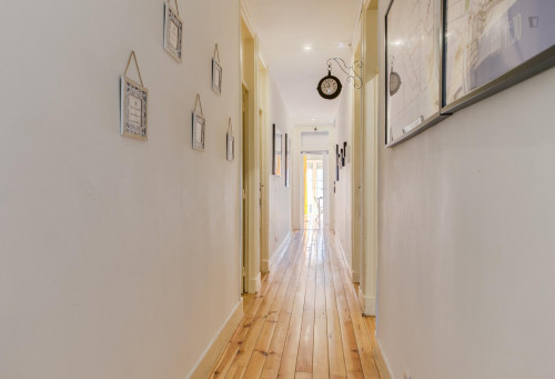 Very bright room near Universidade Autónoma de Lisboa - Gallery - 12