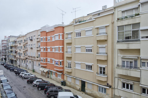 Double bedroom in central Campo Pequeno - Gallery - 18