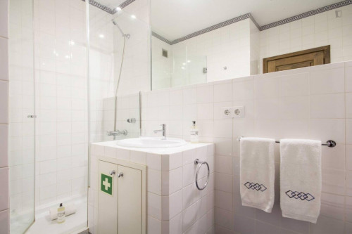 Delightful 1-bedroom flat in São Nicolau - Gallery - 13