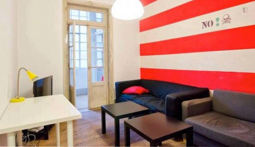 Cool looking double bedroom close to IST - Gallery - 4