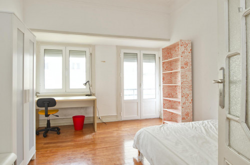 Double Room In 6-Bedroom Apartment In Central Campo Pequeno - 1