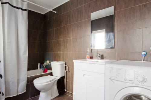 Cool double bedroom near Arroios metro station - Gallery - 9