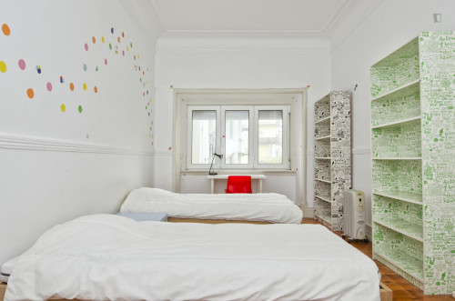 Twin bedroom near Areeiro metro station - Gallery - 13