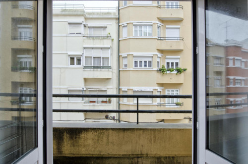 Twin bedroom near Areeiro metro station - Gallery - 19