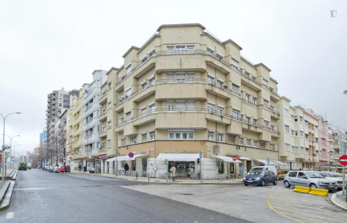 Twin bedroom near Areeiro metro station - Gallery - 5