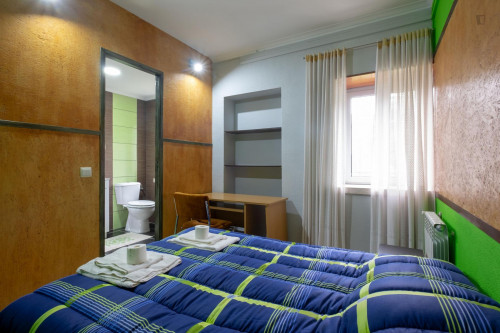 Pleasant Single Ensuite Bedroom In Cidral - 1