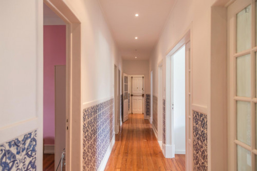 Inviting Double bedroom next to transportation links - Gallery - 13