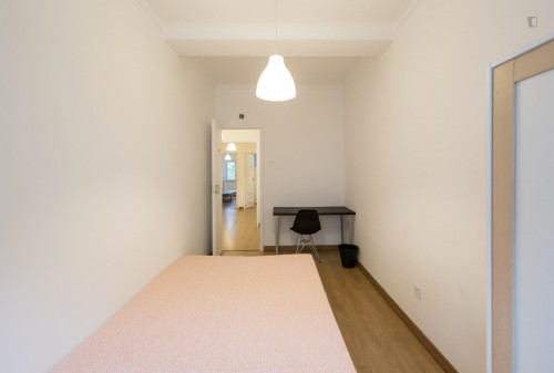Double bedroom with a balcony near Escola Superior de Comunicação Social - 1 month free  - Gallery -  2