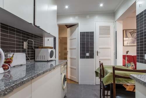 Double bedroom, with balcony, in 4-bedroom apartment