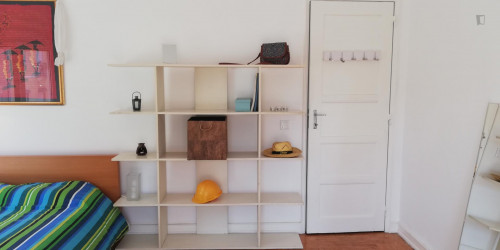 Double bedroom, with balcony, in 4-bedroom apartment