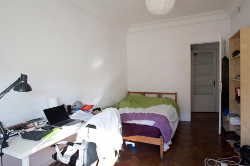 Homely double bedroom near Anjos metro station - Gallery - 25