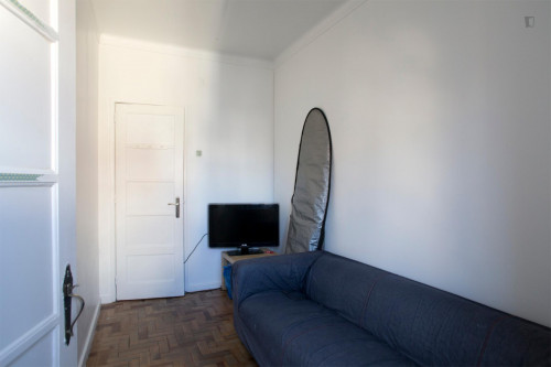 Homely double bedroom near Anjos metro station - Gallery - 28