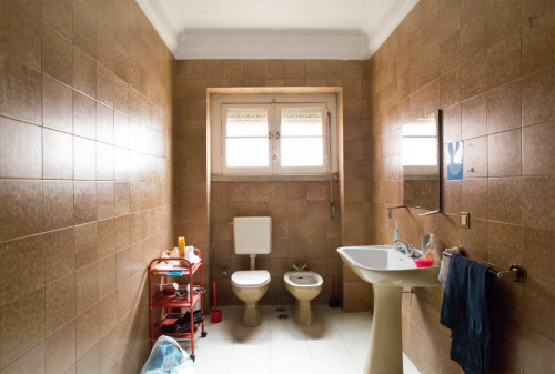 Great Double bedroom in Arroios - 1 month free - Gallery - 12