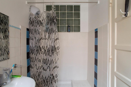 Great Double bedroom in Arroios - 1 month free - Gallery - 9