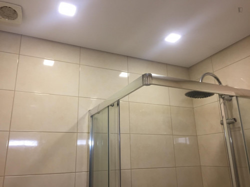 Very nice double bedroom in Alvalade - Gallery - 4