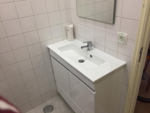 Very nice double bedroom in Alvalade - Gallery - 7