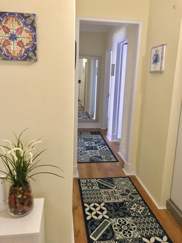 TWIN bedroom in a very well located apartment .  - Gallery -  3