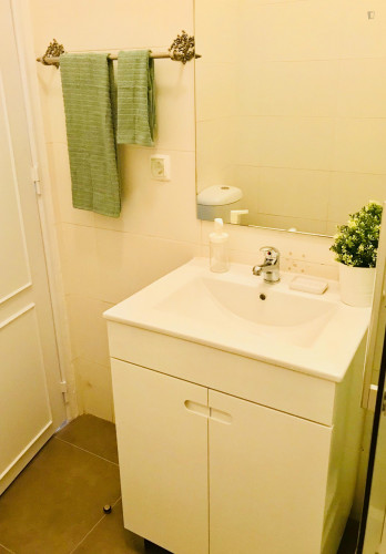 TWIN bedroom in a very well located apartment . - Gallery - 8