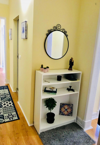 TWIN bedroom in a very well located apartment .  - Gallery -  4