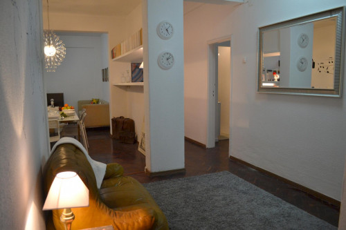 First-class double bedroom with ensuite shower and a balcony, in Lapa - Gallery - 10