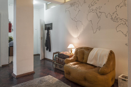 First-class double bedroom with ensuite shower and a balcony, in Lapa - Gallery - 16