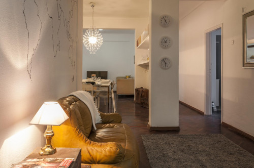 First-class double bedroom with ensuite shower and a balcony, in Lapa - Gallery - 17