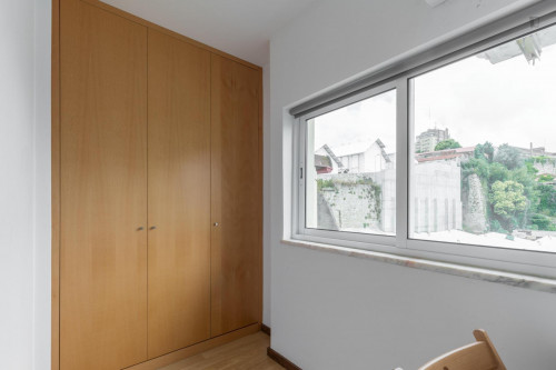 Single bedroom near Escola Superior de Música e Artes do Espectáculo - Gallery - 4