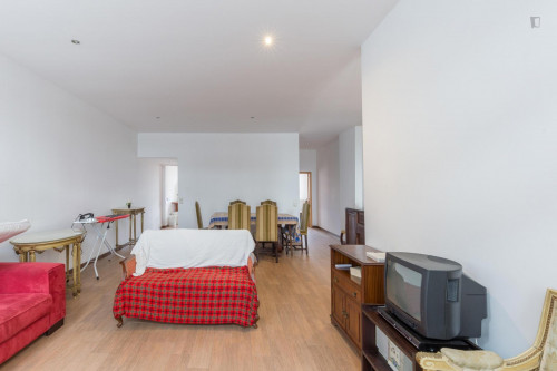 Snug single bedroom in Bonfim - Gallery - 7