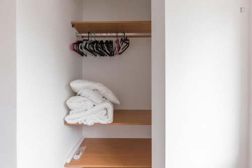 Tasteful single bedroom in well-linked Bonfim - Gallery - 5