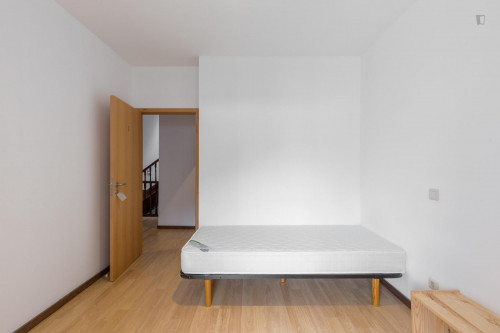 Tasteful Single Bedroom In Well-Linked Bonfim - 2