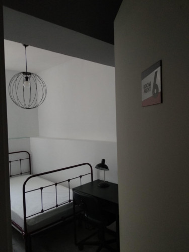 Snug single bedroom in Paranhos - Gallery - 24