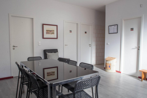 Snug single bedroom in Paranhos - Gallery - 21