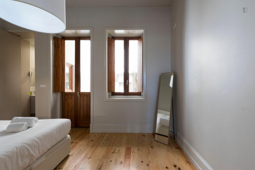 1-Bedroom Apartment Near Lapa Metro Station - 2
