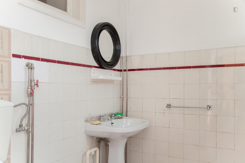 Cool single bedroom close to Universidade de Coimbra