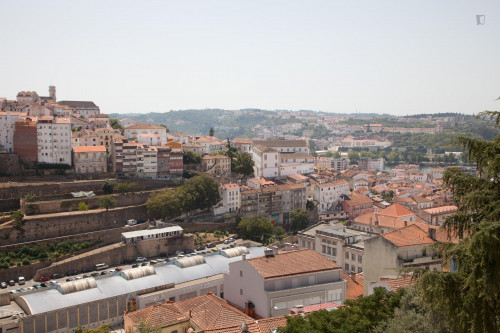 Cool single bedroom close to Universidade de Coimbra