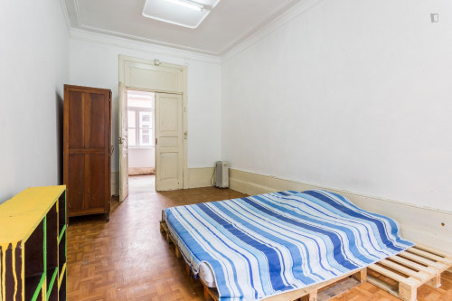 Neat Double Bedroom In Cedofeita, Bordering Massarelos - 1