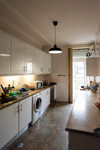 Cosy top floor single bedroom in an 8-bedroom house