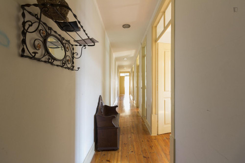 Typical 4-bedroom apartment in the fantastic Baixa de Coimbra