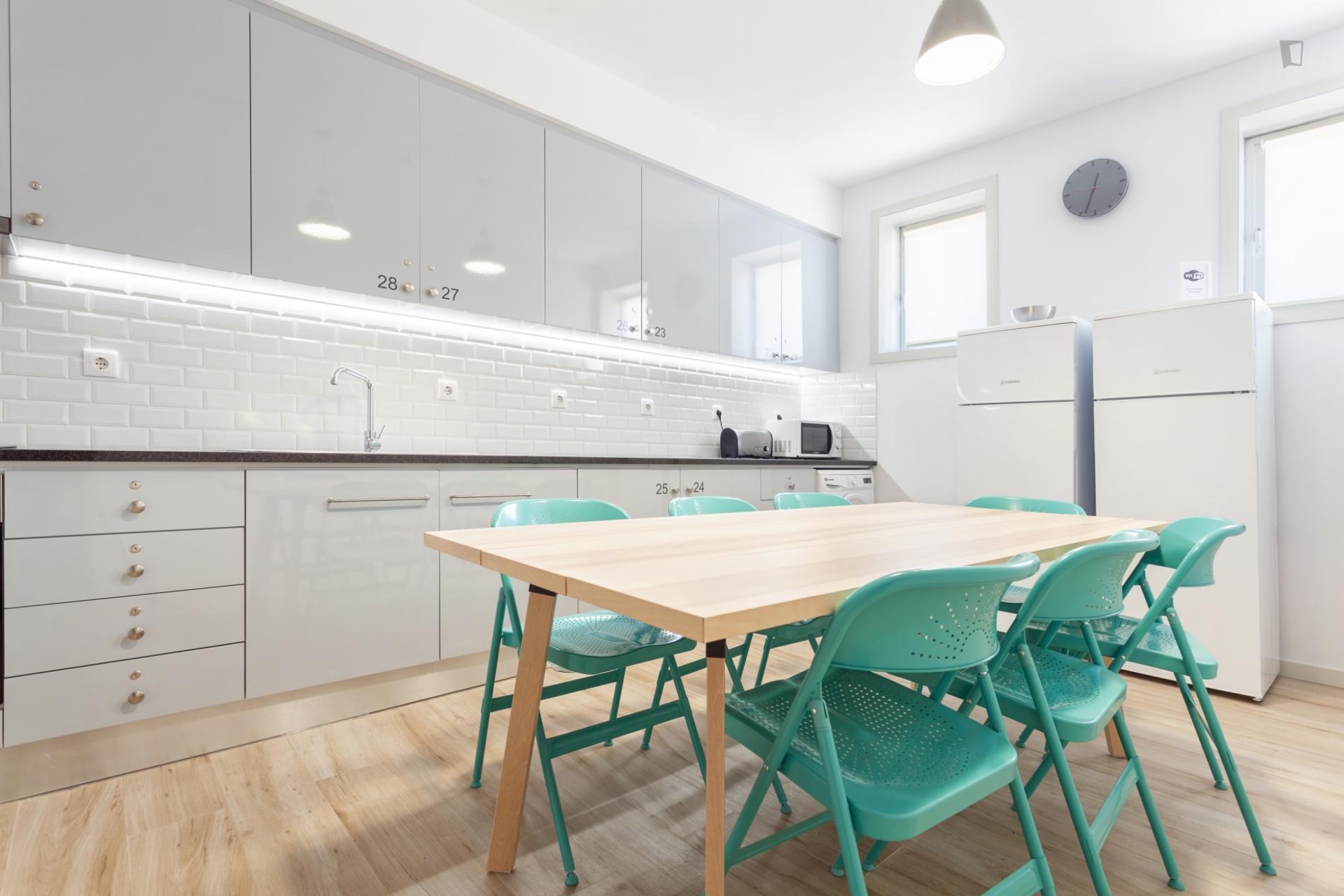 Wonderful and well-connected single ensuite bedroom close to Norte Shopping and Porto Business School