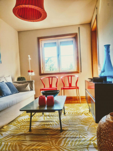 Twin bedroom in a 5-bedroom apartment near Jardim Fernando Pessa - Gallery - 6