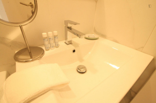 Lovely 1-bedroom apartment next to Faculdade de Belas Artes in Porto - Gallery - 29