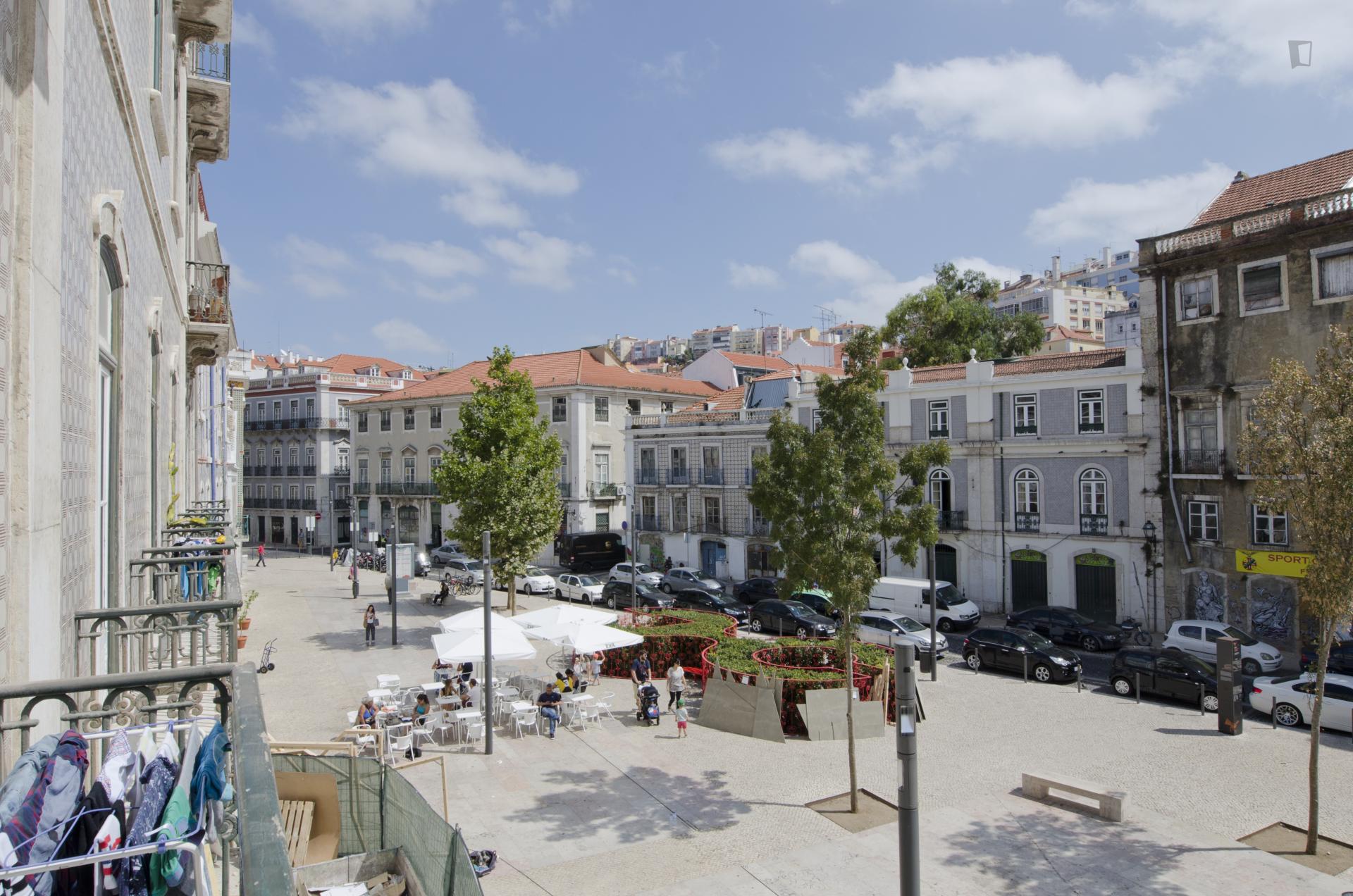 Cool single bedroom with a shower room, near the intendente metro