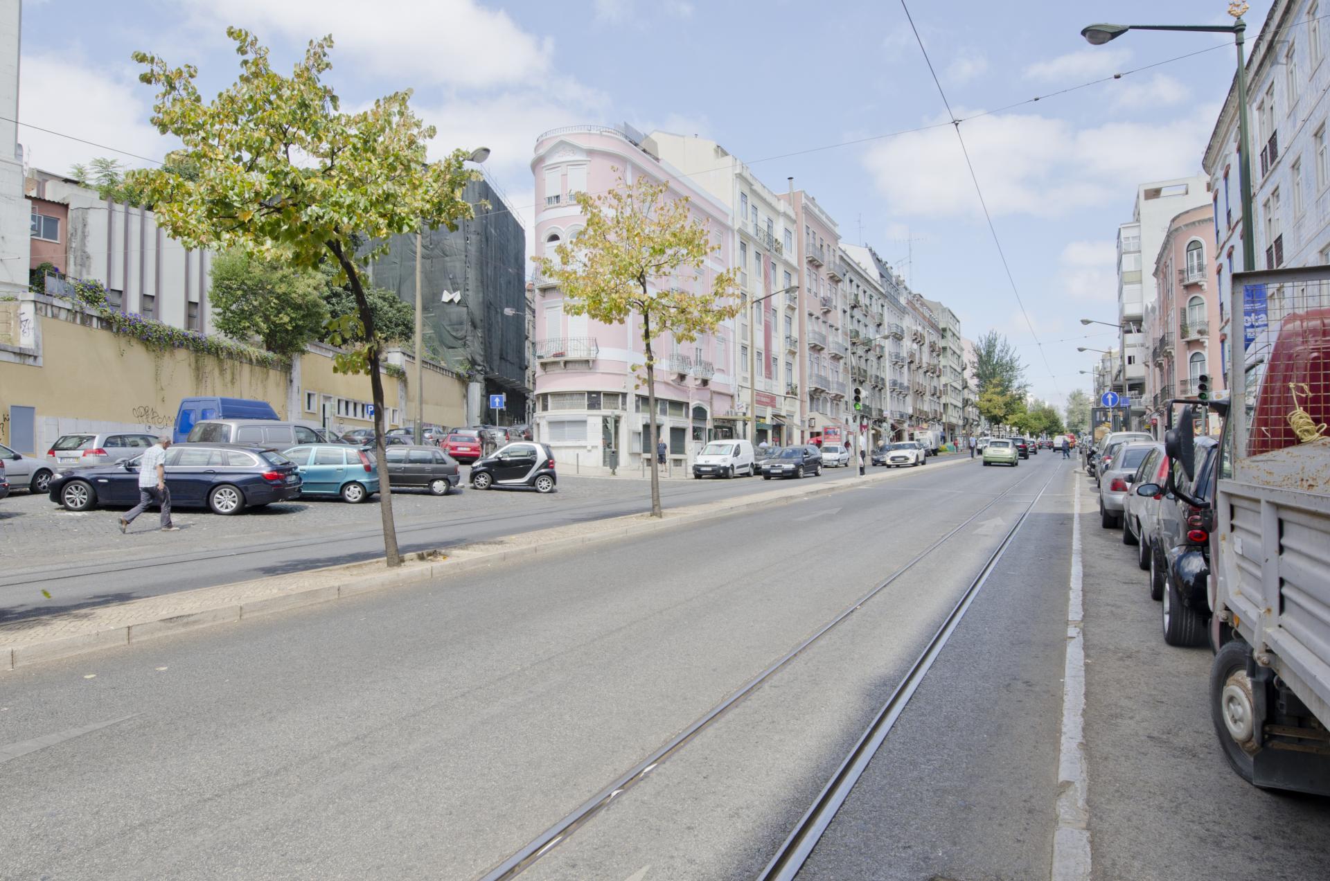 Cool single bedroom with a shower room, near the intendente metro