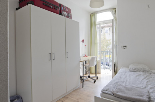 Cool single bedroom with a shower room, near the intendente metro  - Gallery -  2