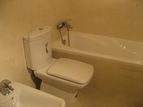 Pleasant single bedroom close to the Bolhão metro station - Gallery - 22