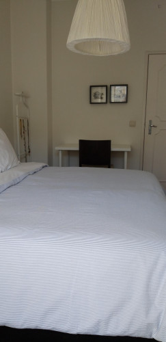 Large bedroom with balcony - Gallery - 18