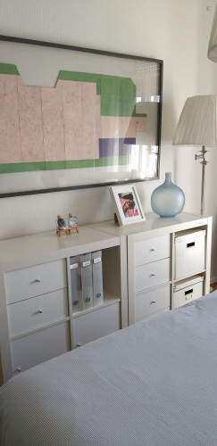 Large bedroom with balcony - Gallery - 24