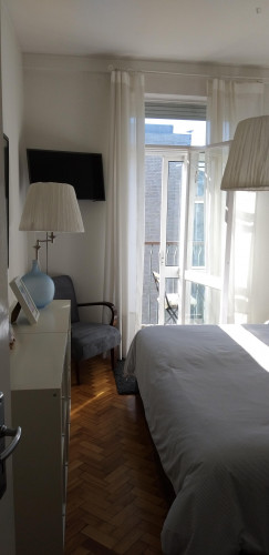 Large bedroom with balcony - Gallery - 16