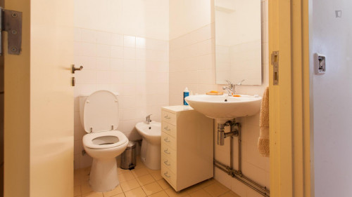 Single bedroom in a renowned architect housing complex, in Cedofeita - Gallery - 8